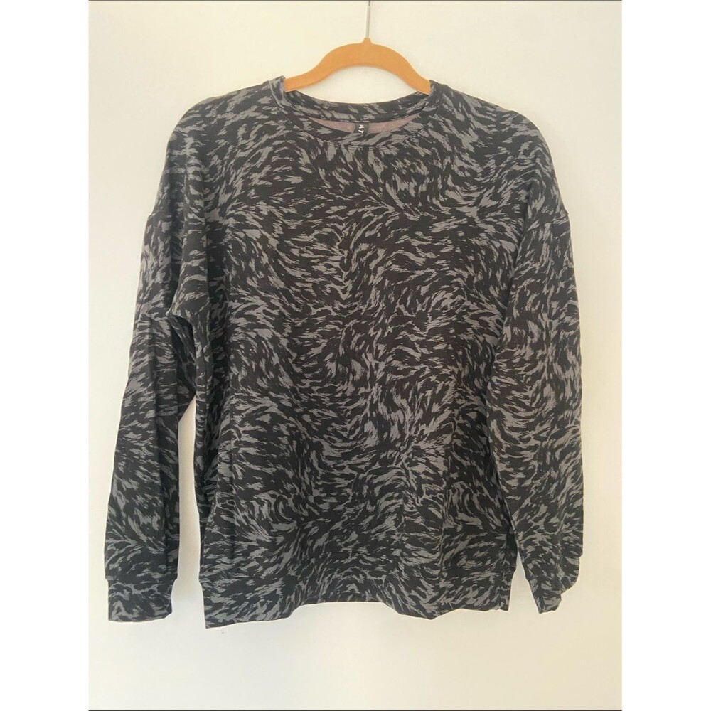 Athleta Gray Patterned Crewneck Sweater